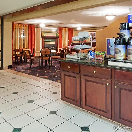 Holiday Inn Express Hotel & Suites Minneapolis-Golden Valley 