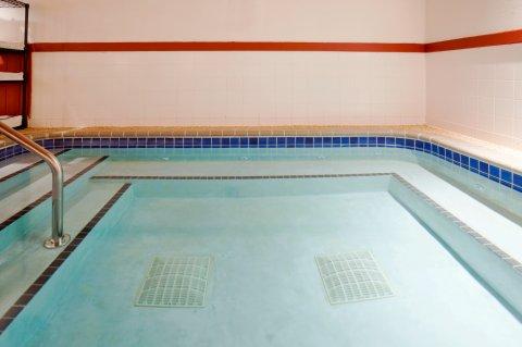Express & Minneapolis - West End By Ihg Saint Louis Park
