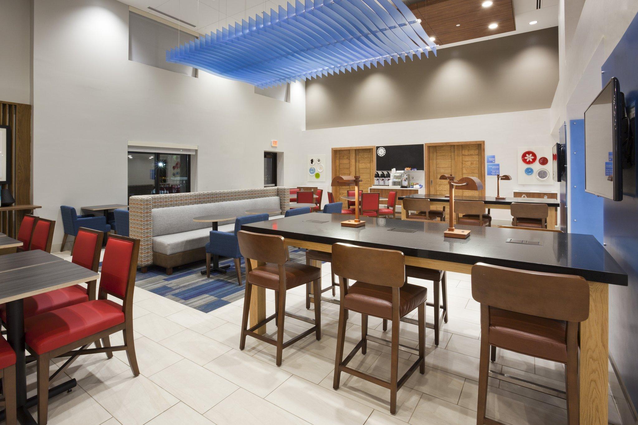 Express & Minneapolis - West End By Ihg Saint Louis Park