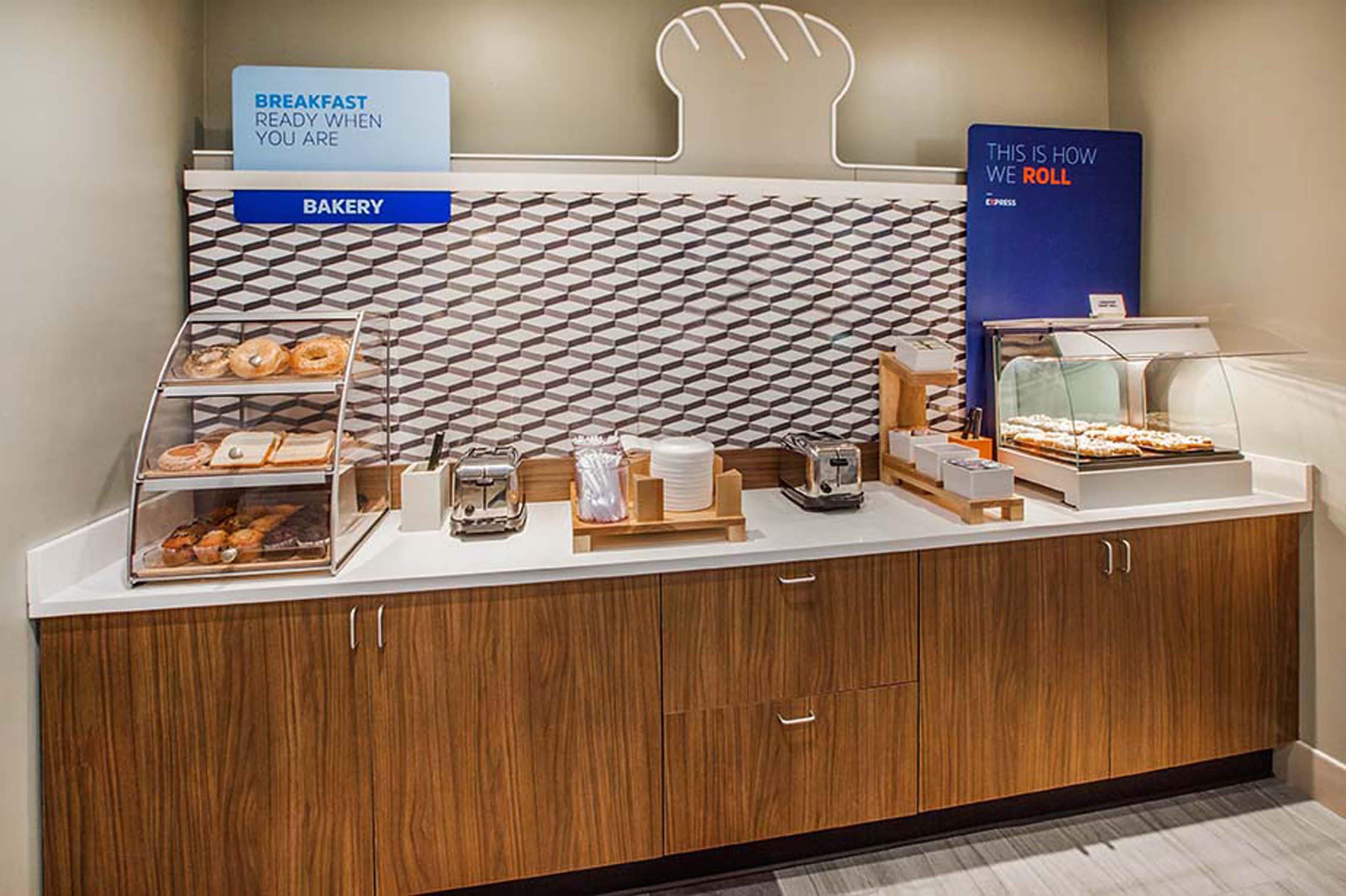 Hotel Express & Minneapolis-golden Valley By Ihg 2*