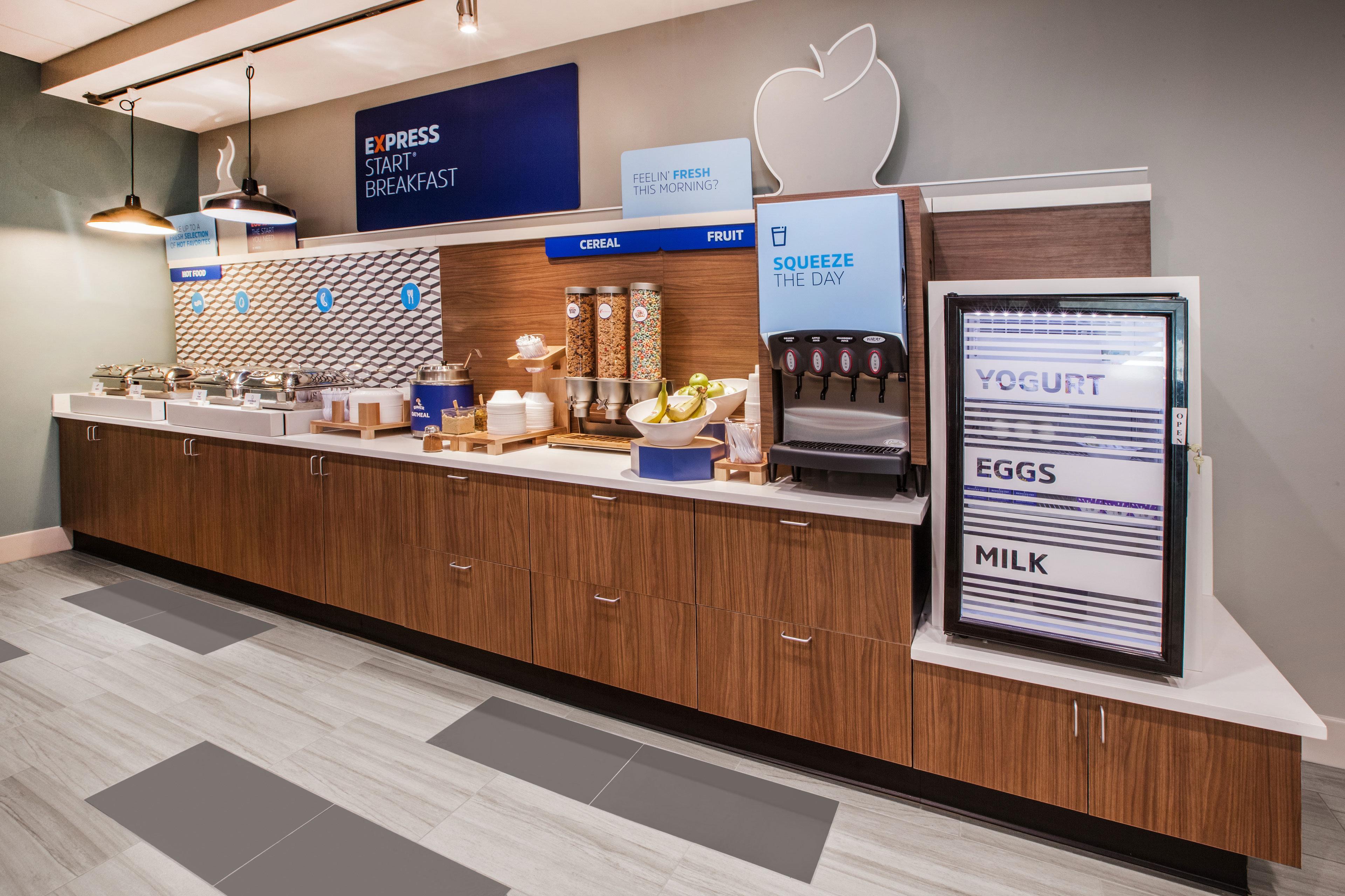 Express & Minneapolis - West End By Ihg Hotel Saint Louis Park