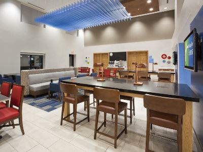 Express & Minneapolis - West End By Ihg Saint Louis Park