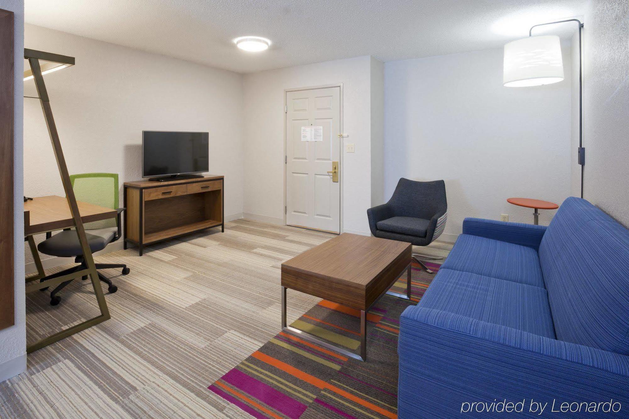 Express & Minneapolis - West End By Ihg Saint Louis Park