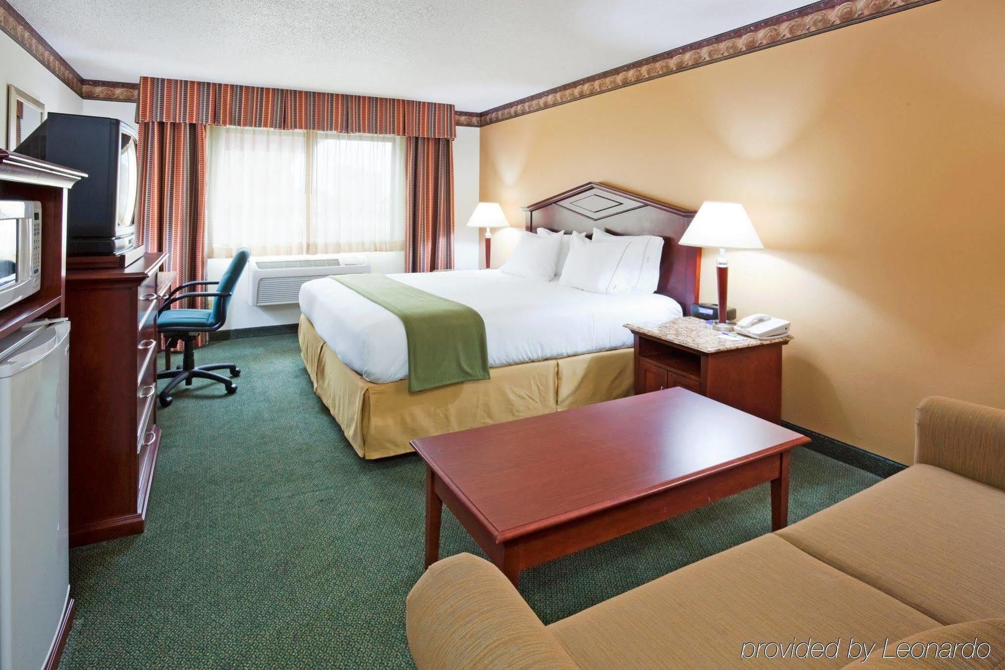 Express & Minneapolis - West End By Ihg Hotel