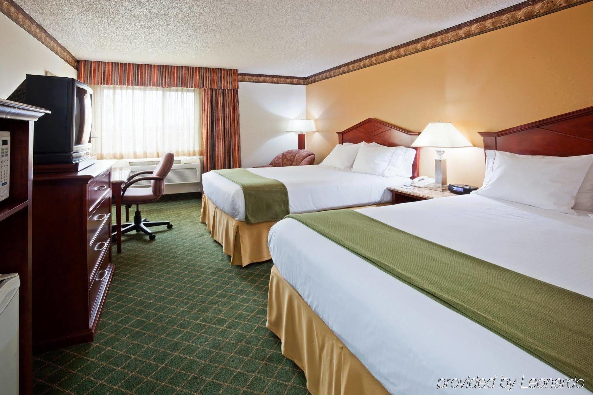 Express & Minneapolis - West End By Ihg Hotel