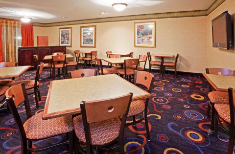 Express & Minneapolis - West End By Ihg Hotel